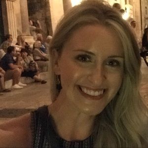 Meet your Posher, Lauren